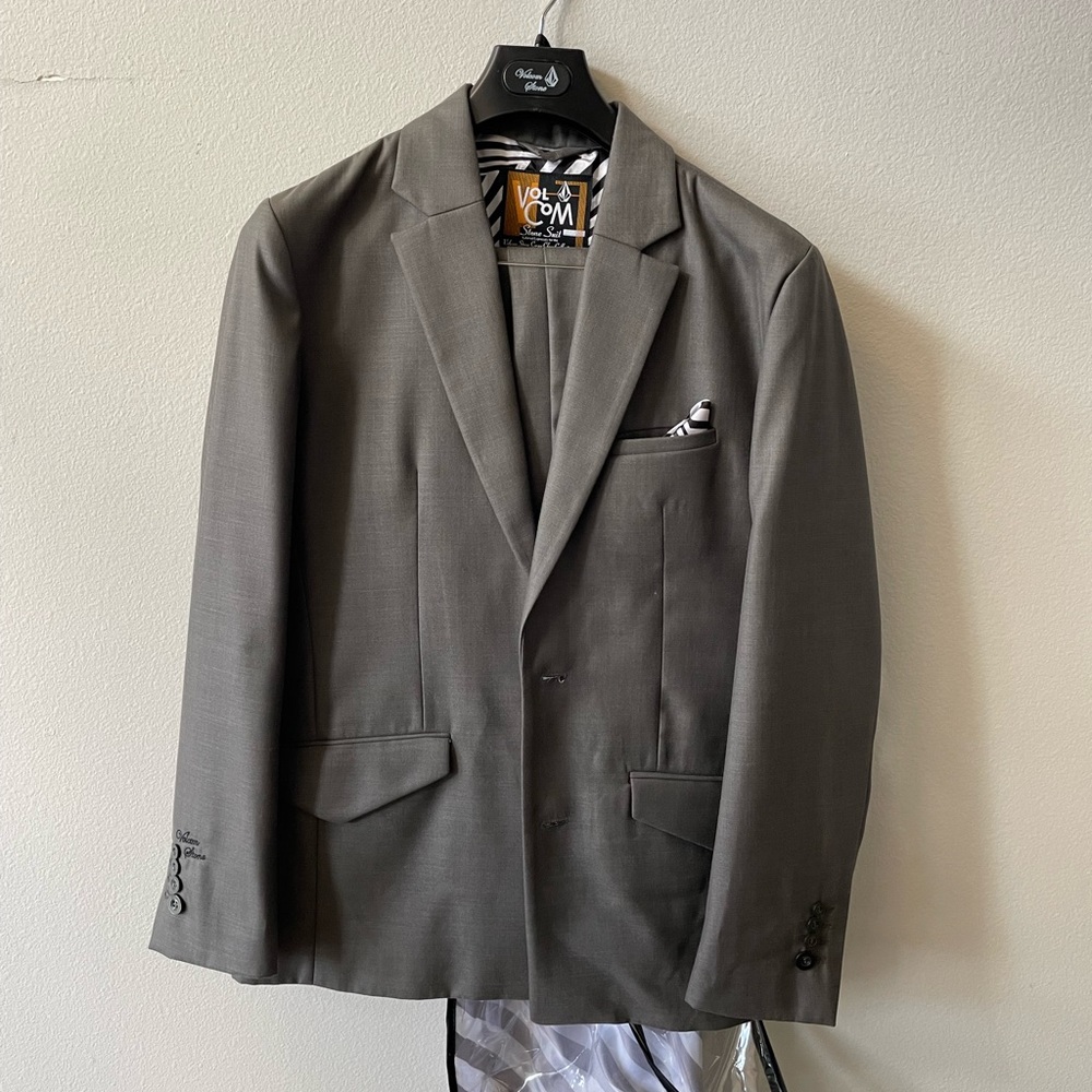 Volcolm two piece suit - Medium and like a 32 waist